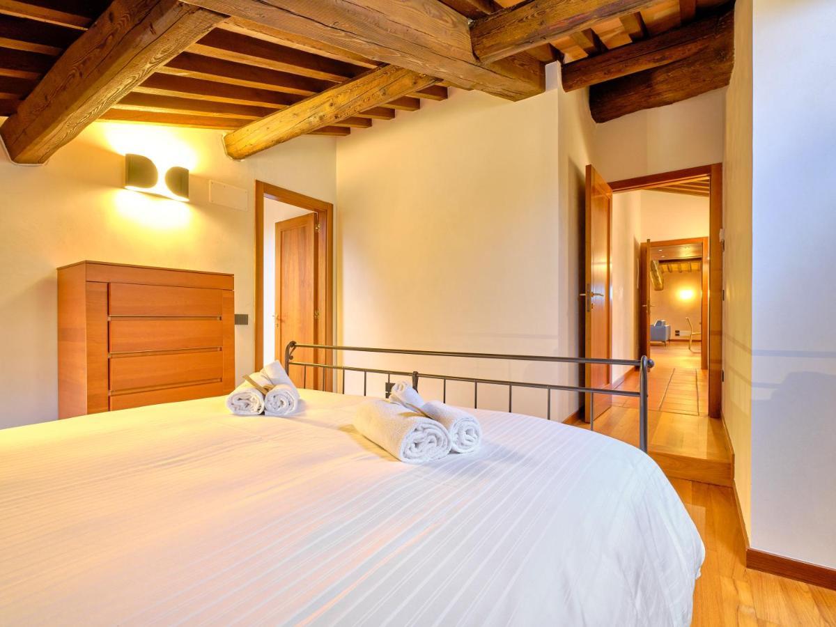 Apartmentsarena - Residenza Degli Scaligeri - Piazza Erbe Верона Экстерьер фото